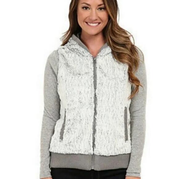 Patagonia Jackets & Blazers - Patagonia Women's Gray Faux Fur Conejo Vest Full Zip Hoodie Vest Size Large